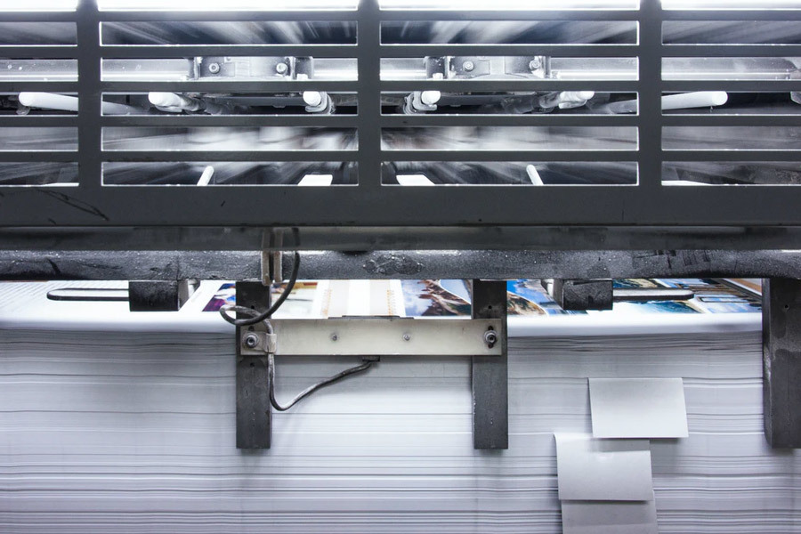 選(xuan)畫冊不能(neng)急，看看畫(huà)冊印刷的(de)質量如何(he)！